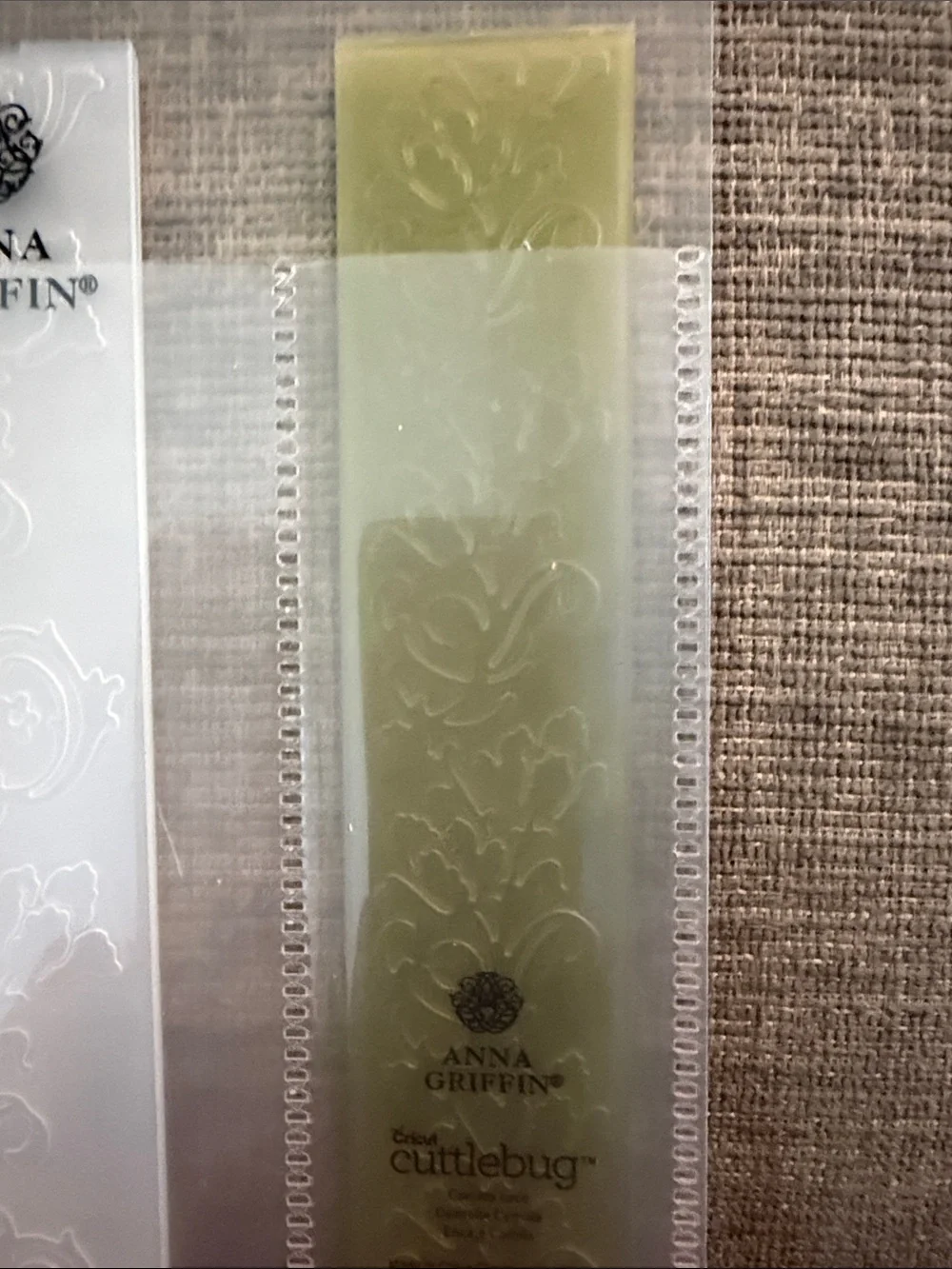 Cricut Anna Griffin Camilla lace embossing Folder